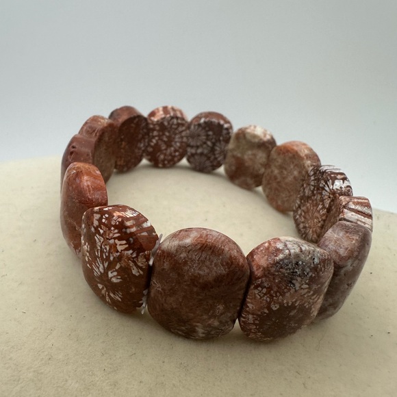 Coral Fossil Agate Beaded Elastic Bracelet - Picture 3 of 11